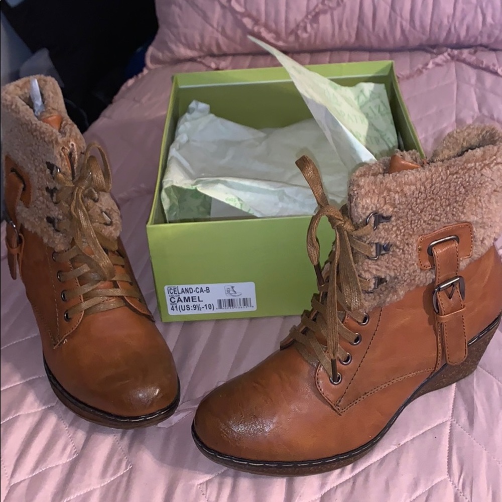 Wedge booties